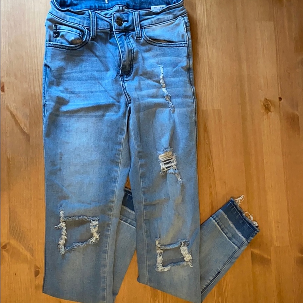 Women’s distressed jeans